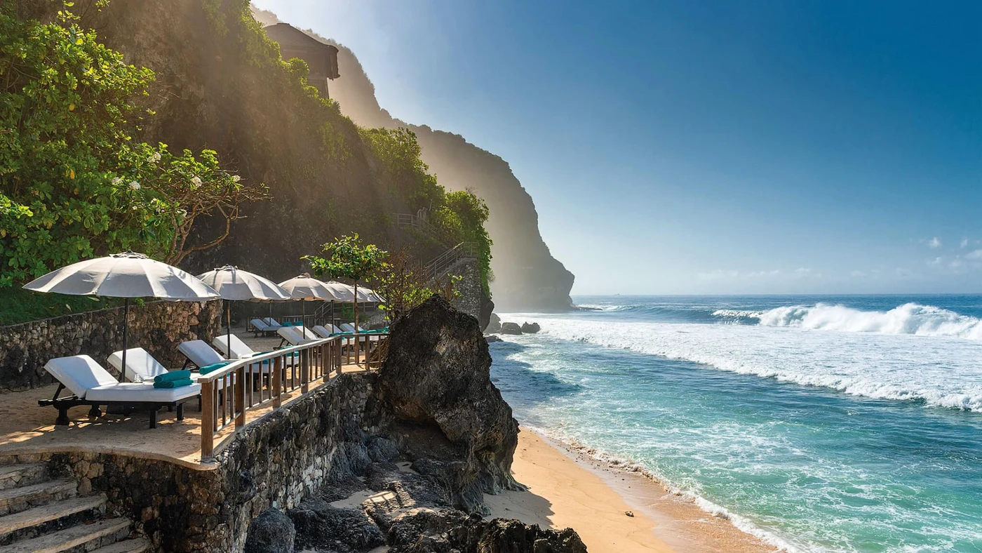 The private beach below Bvlgari, reached by funicular