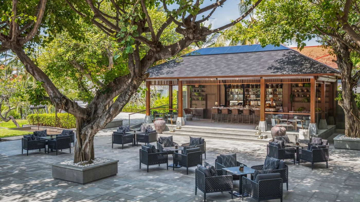 De Balé Lounge & Bar at The Laguna, seating beneath the bodhi trees