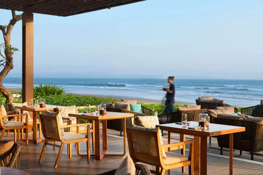 Seasalt, the beachfront restaurant at Alila Seminyak