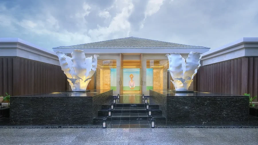 The entrance to The Mulia, Nusa Dua