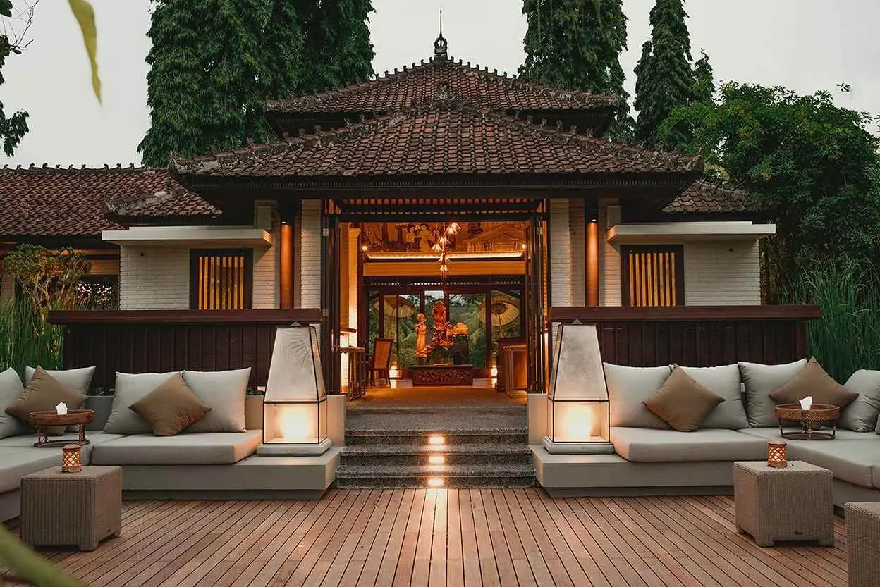 The entrance at Tanah Gajah